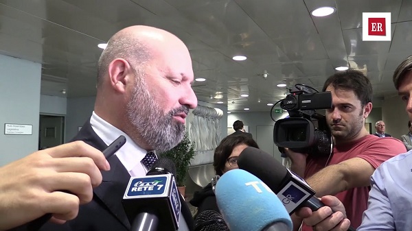 Il Presidente Bonaccini Allassemblea Legislativa Risponde Ai Giornalisti