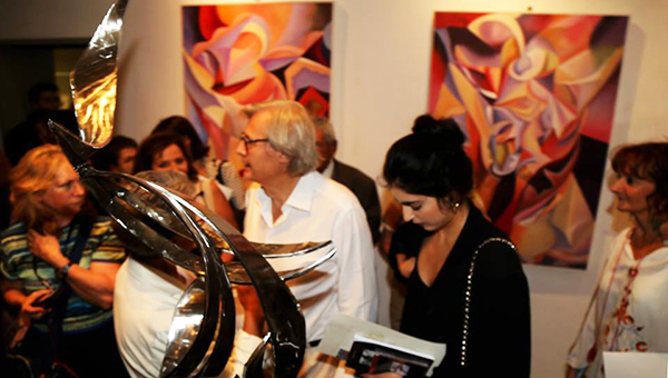 Vittorio Sgarbi Alla Galleria Farini