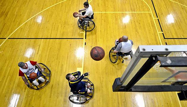 Allenamento Di Basketball In Carrozzina