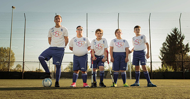Bambini Disabili Sul Campo Da Calcio