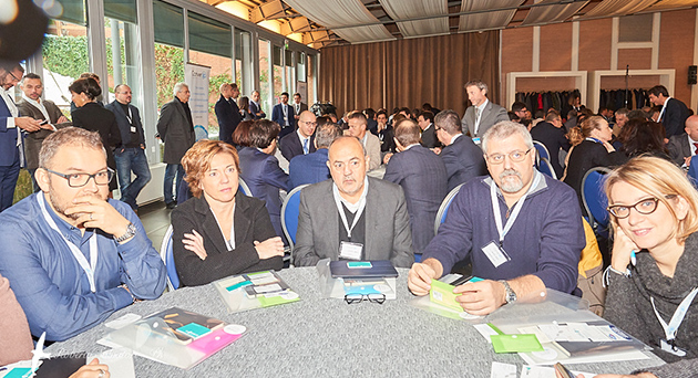 Tavolo Di Lavoro Incontro ConverGO
