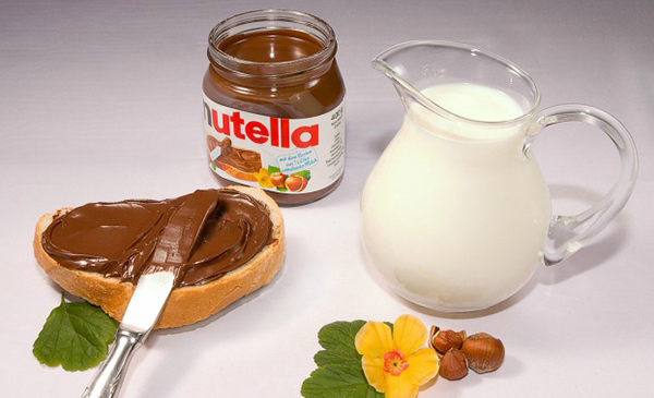Merenda Con Pane Nutella E Latte
