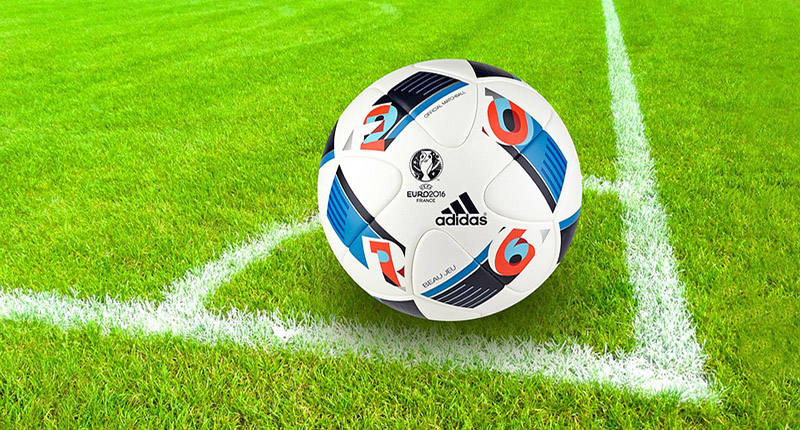 Pallone in calcio dangolo