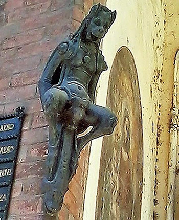 Gargoyle Di Via Azeglio