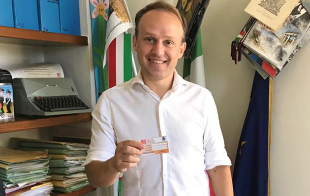 Alessandro Santoni Mostra La Family Card