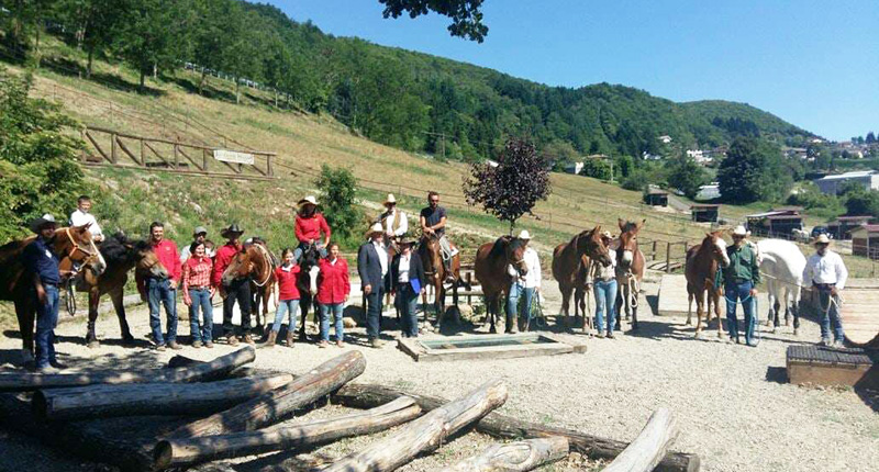 Escursionisti a cavallo