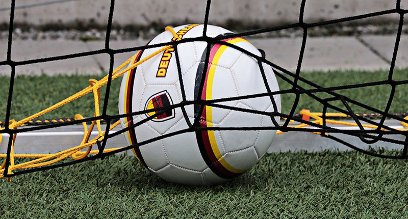 Pallone dentro la porta