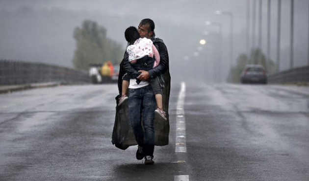 Ph Yannis Behrakis Padre Con Figlia
