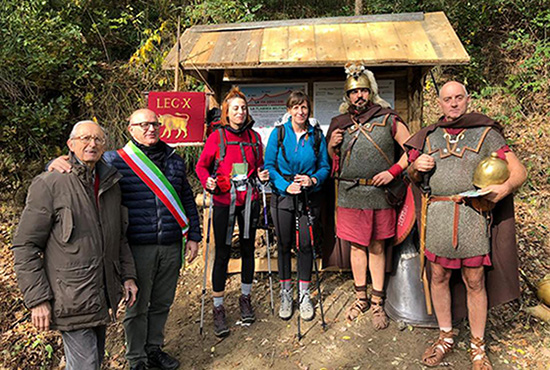 Centurioni Con Autorita E Viandanti