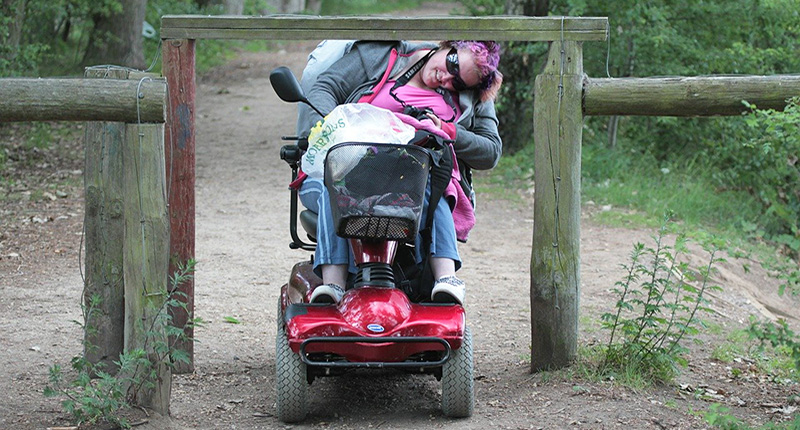 Ragazza disabile