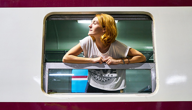 Donna Al Finestrino Del Treno