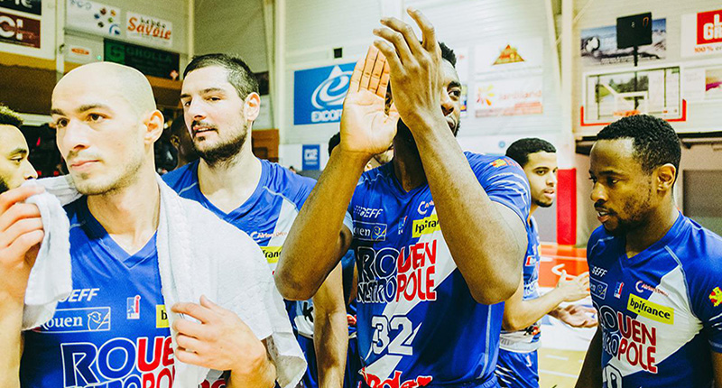Giocatori-di-Basket-esultanti