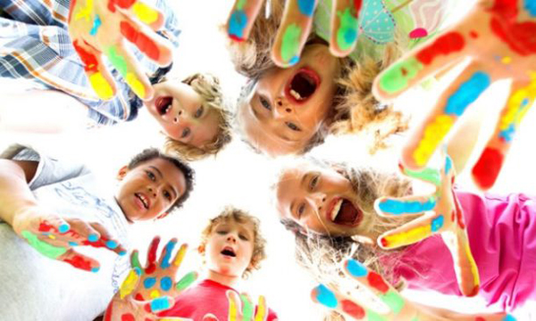 Bambini Che Si Divertono