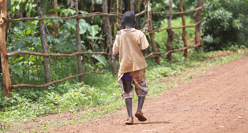 Bambino in poverta in Africa