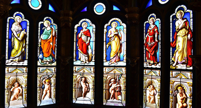 Dettaglio vetrata chiesa